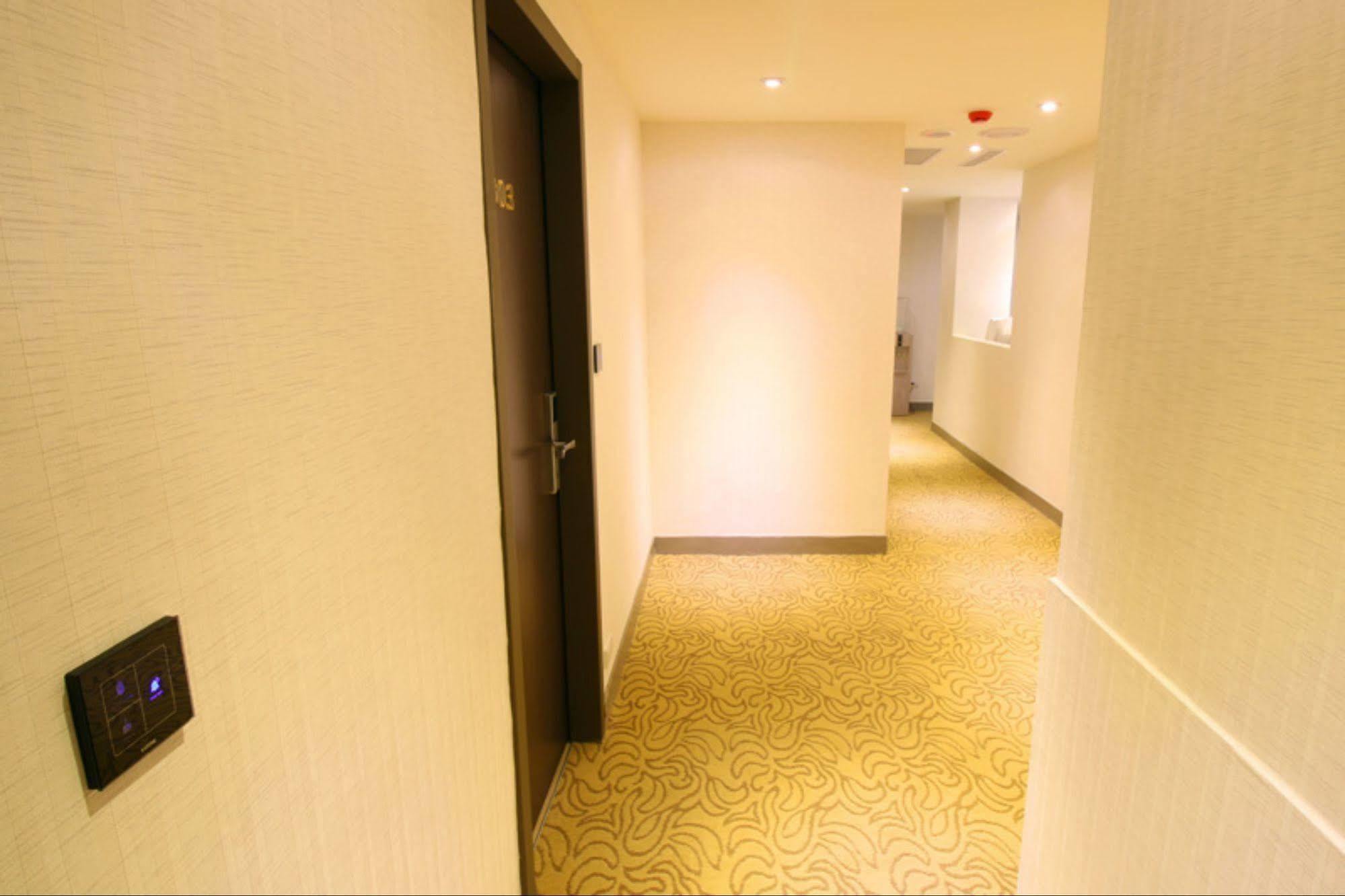 Hotel Simple Life Kao-siung Exteriér fotografie